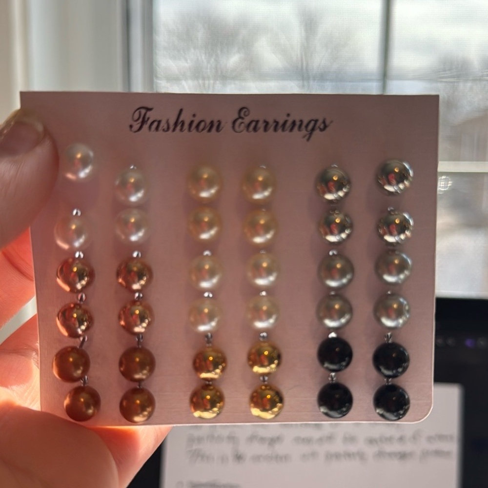 Earrings - Picture 2 of 3